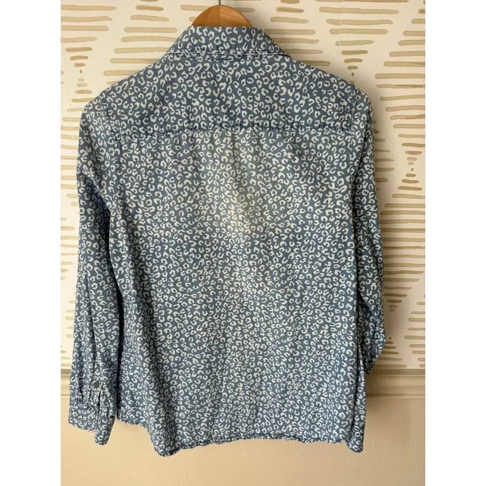Kim Rogers Women’s Medium Leopard Cheetah Chambray Button Up Shirt